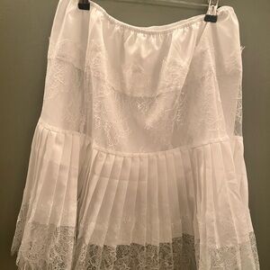 Chic White Lace Midi Skirt